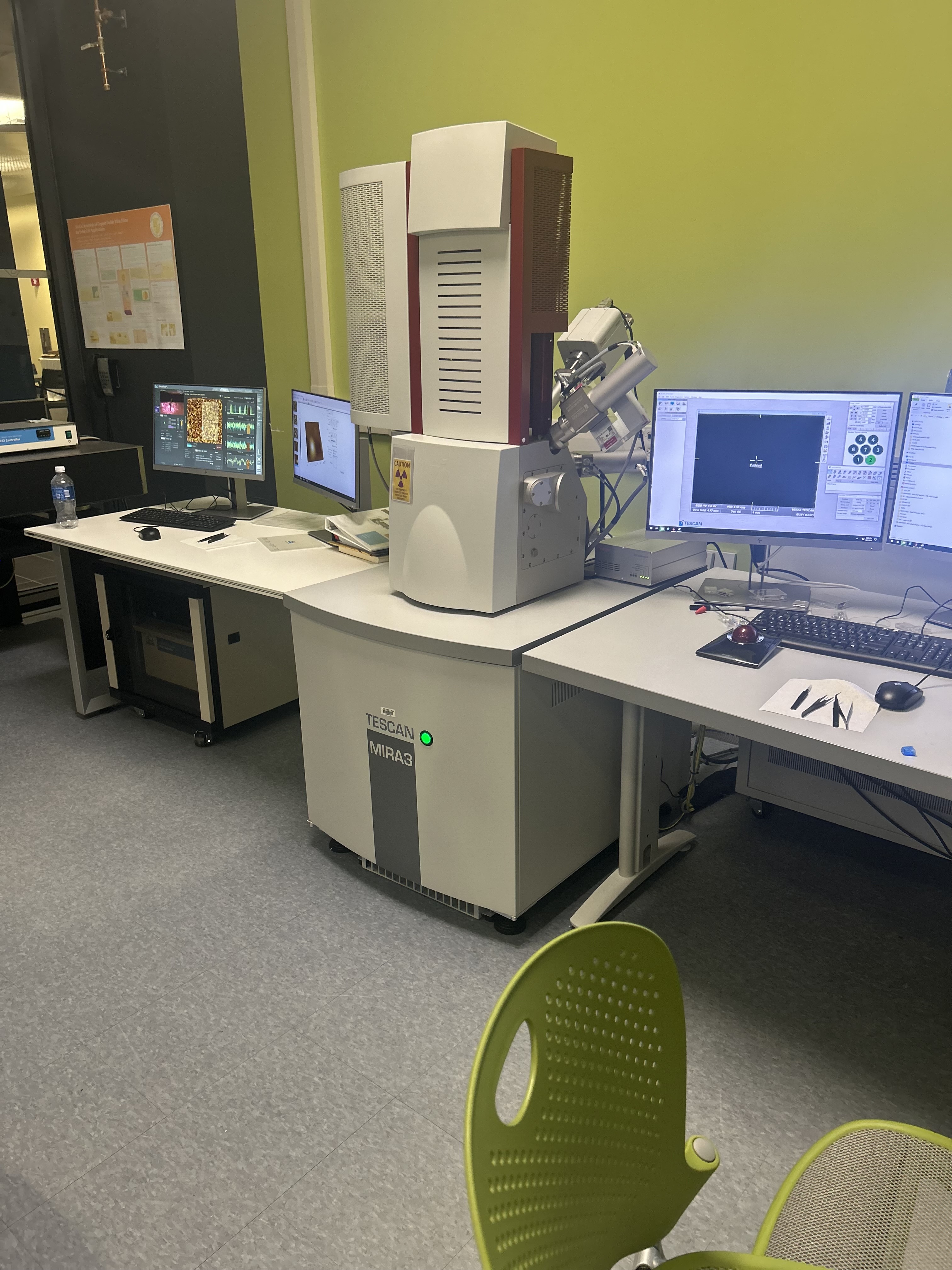 Scanning electron microscope